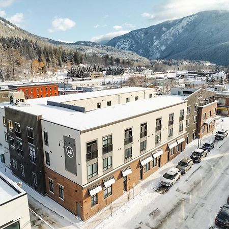 Basecamp Suites Revelstoke Εξωτερικό φωτογραφία