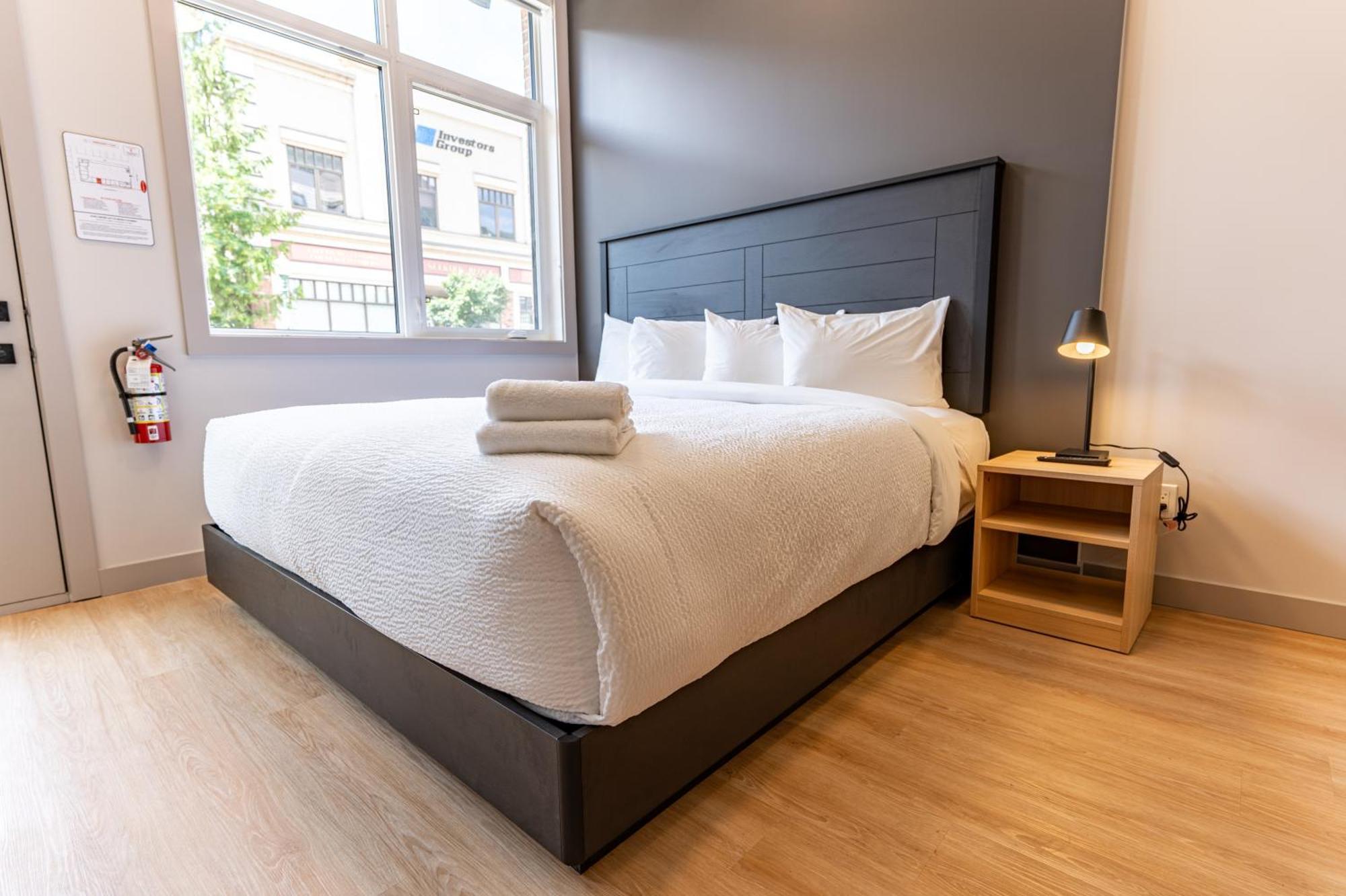 Basecamp Suites Revelstoke Δωμάτιο φωτογραφία