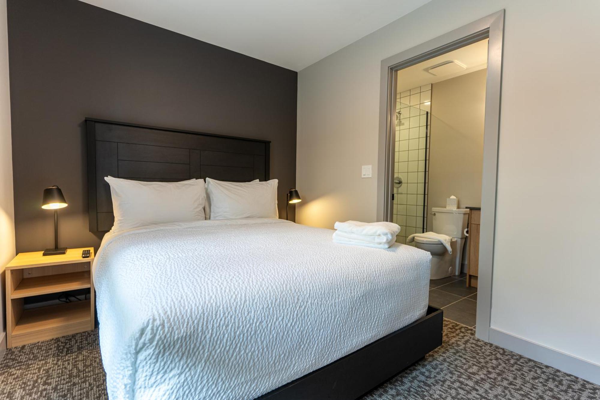 Basecamp Suites Revelstoke Εξωτερικό φωτογραφία