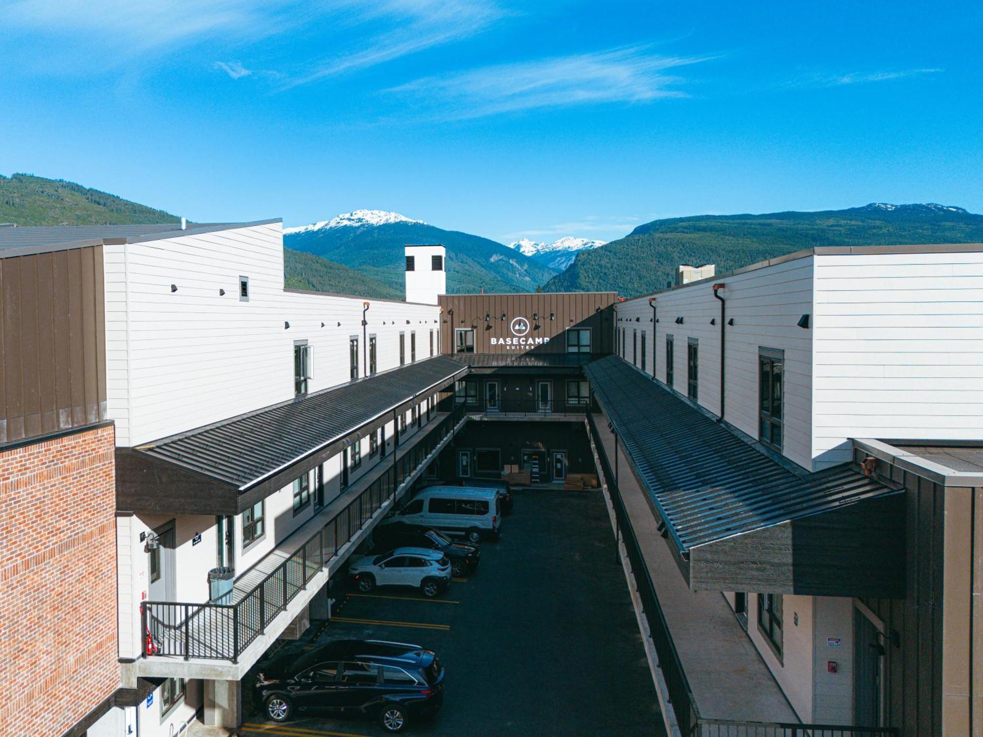 Basecamp Suites Revelstoke Εξωτερικό φωτογραφία