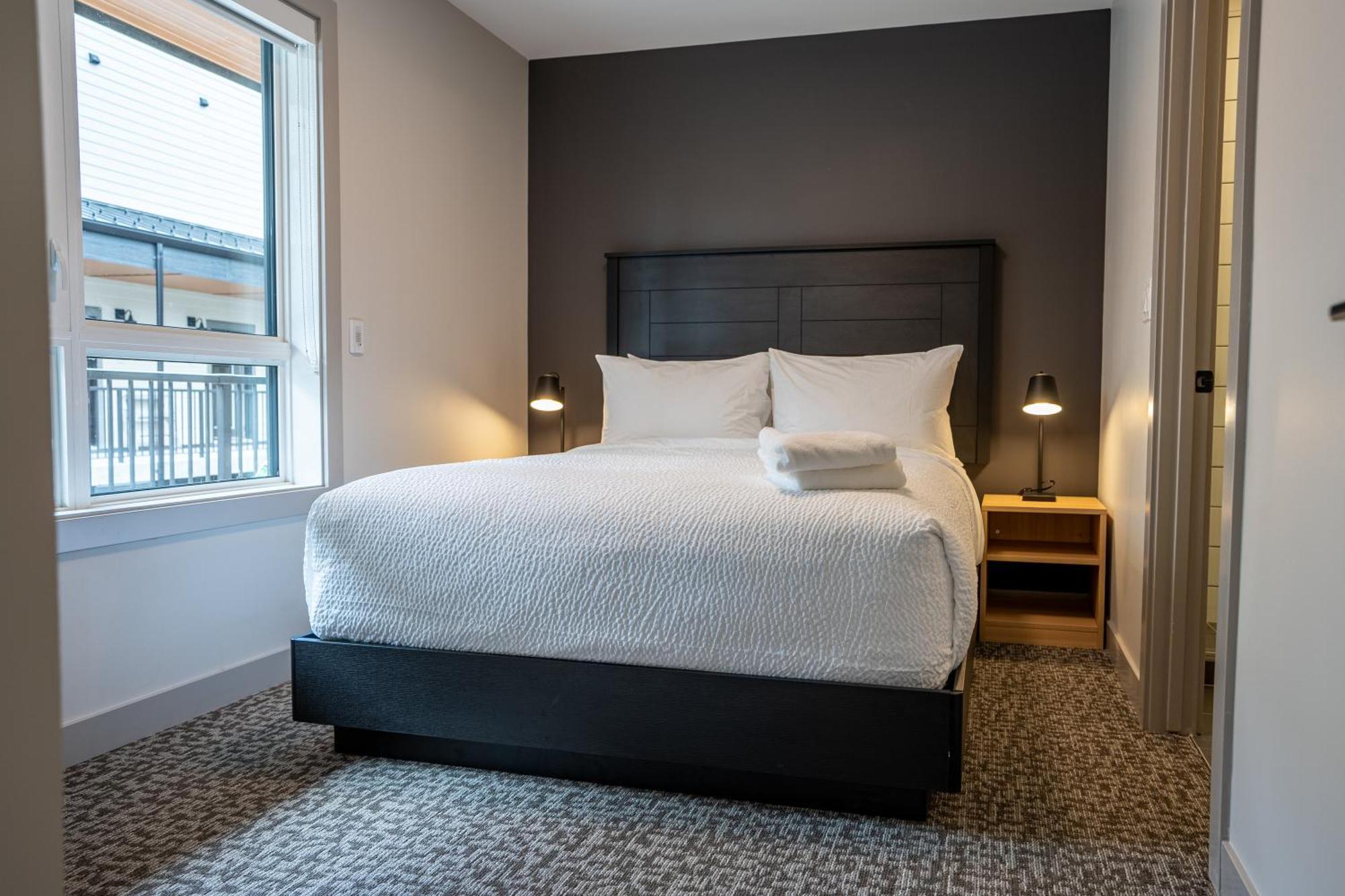 Basecamp Suites Revelstoke Δωμάτιο φωτογραφία