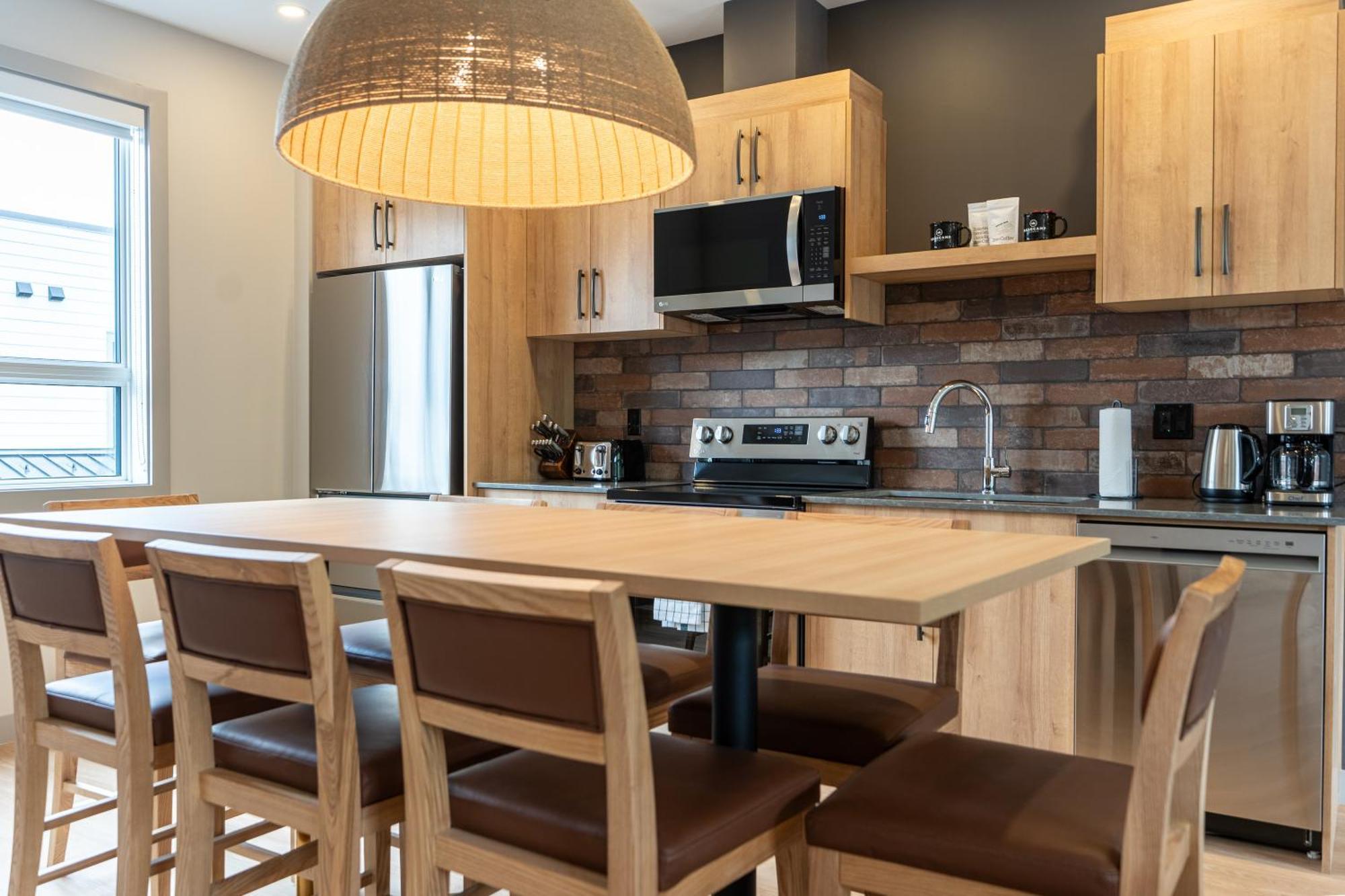 Basecamp Suites Revelstoke Εξωτερικό φωτογραφία