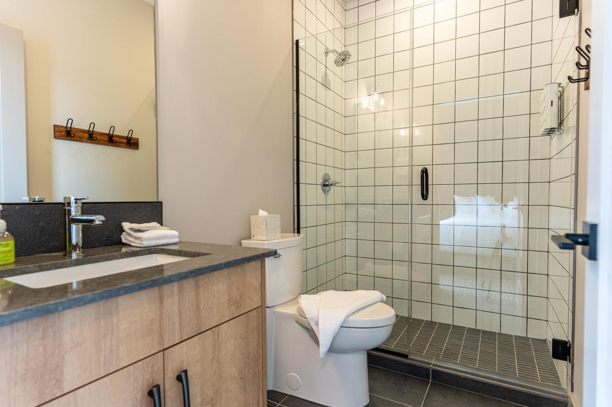 Basecamp Suites Revelstoke Εξωτερικό φωτογραφία