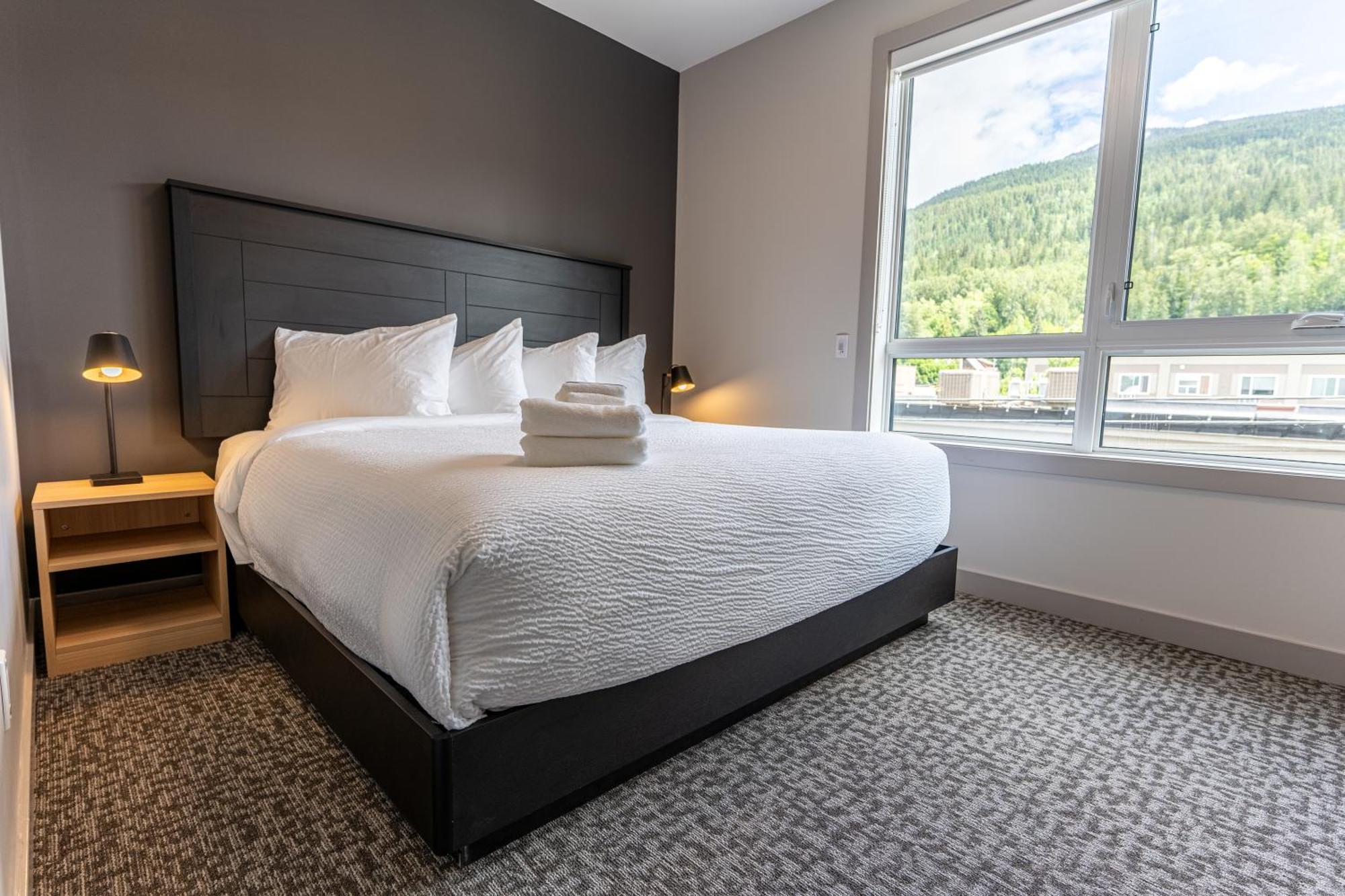 Basecamp Suites Revelstoke Εξωτερικό φωτογραφία
