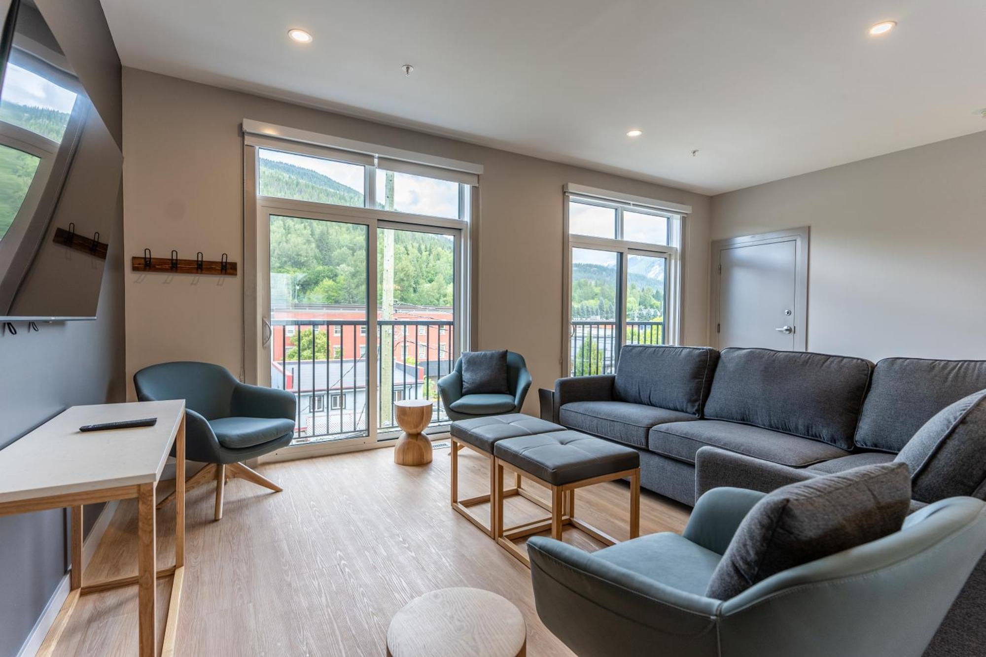 Basecamp Suites Revelstoke Εξωτερικό φωτογραφία