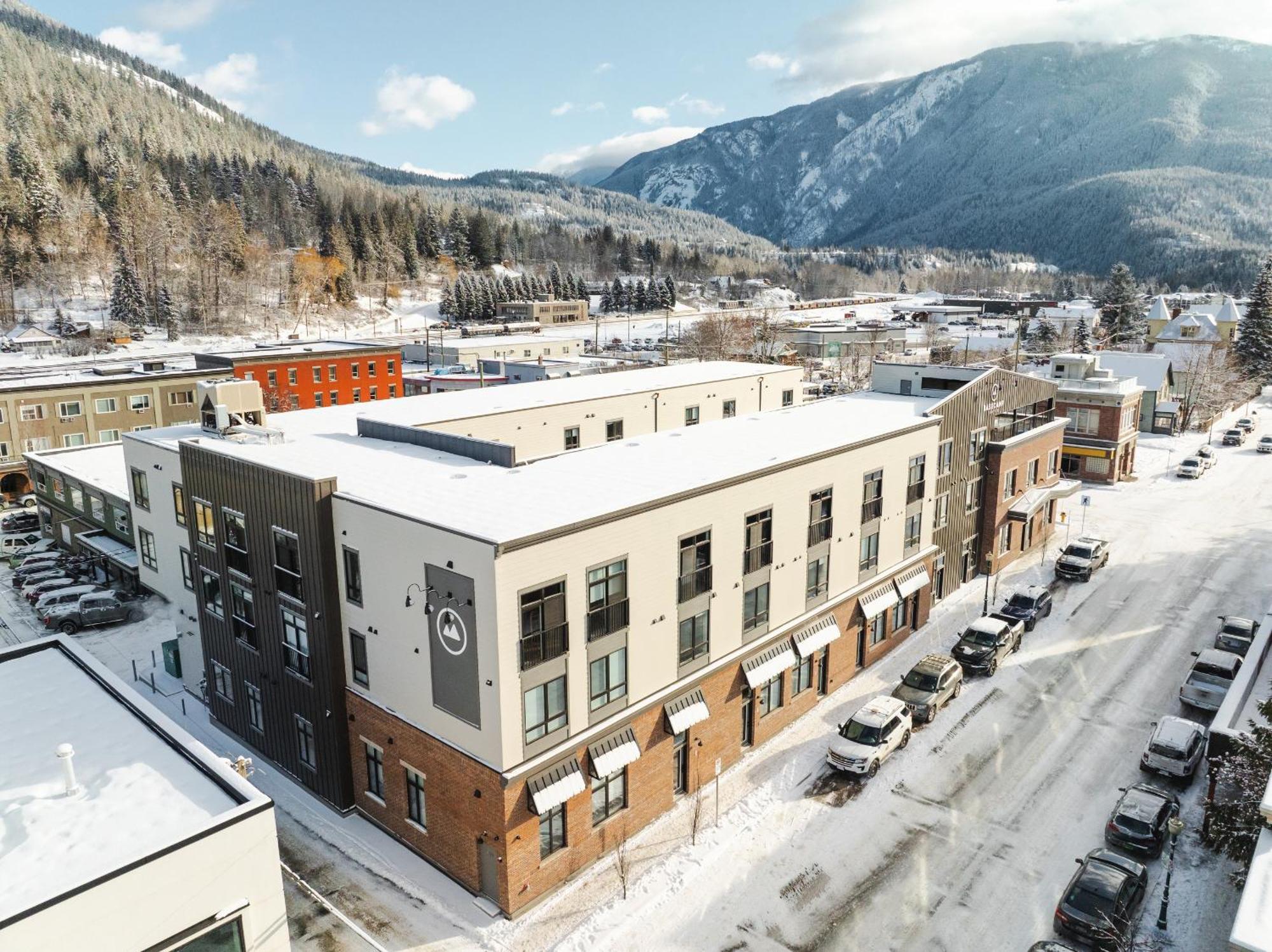 Basecamp Suites Revelstoke Εξωτερικό φωτογραφία